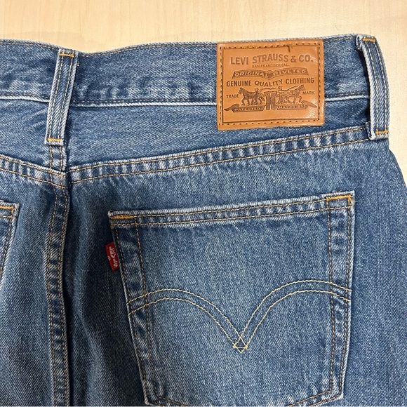 Levi’s denim mini skirt - Picture 3 of 5